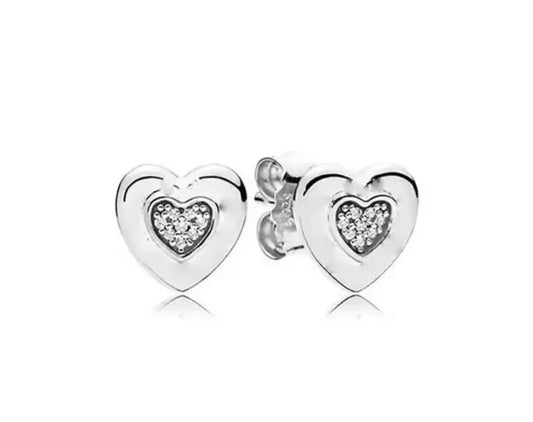 aretes p corazon logo