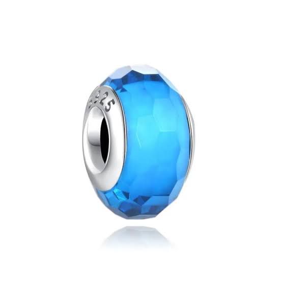 charm brillante azul