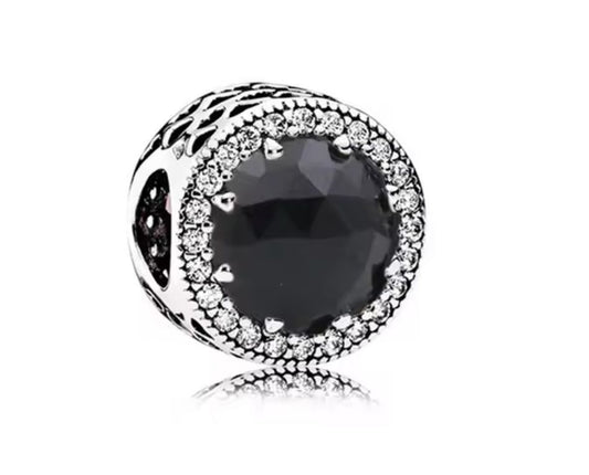 charm p cristal negro