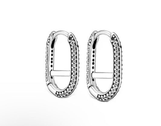 Aretes p coquetas largas con logo