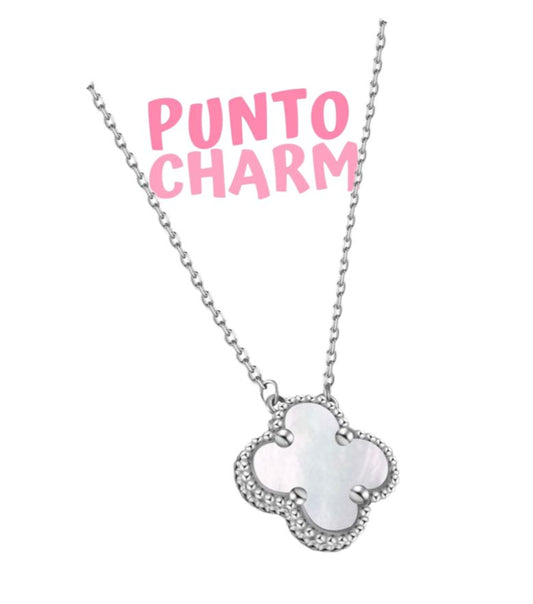 collar vc plata y blanco
