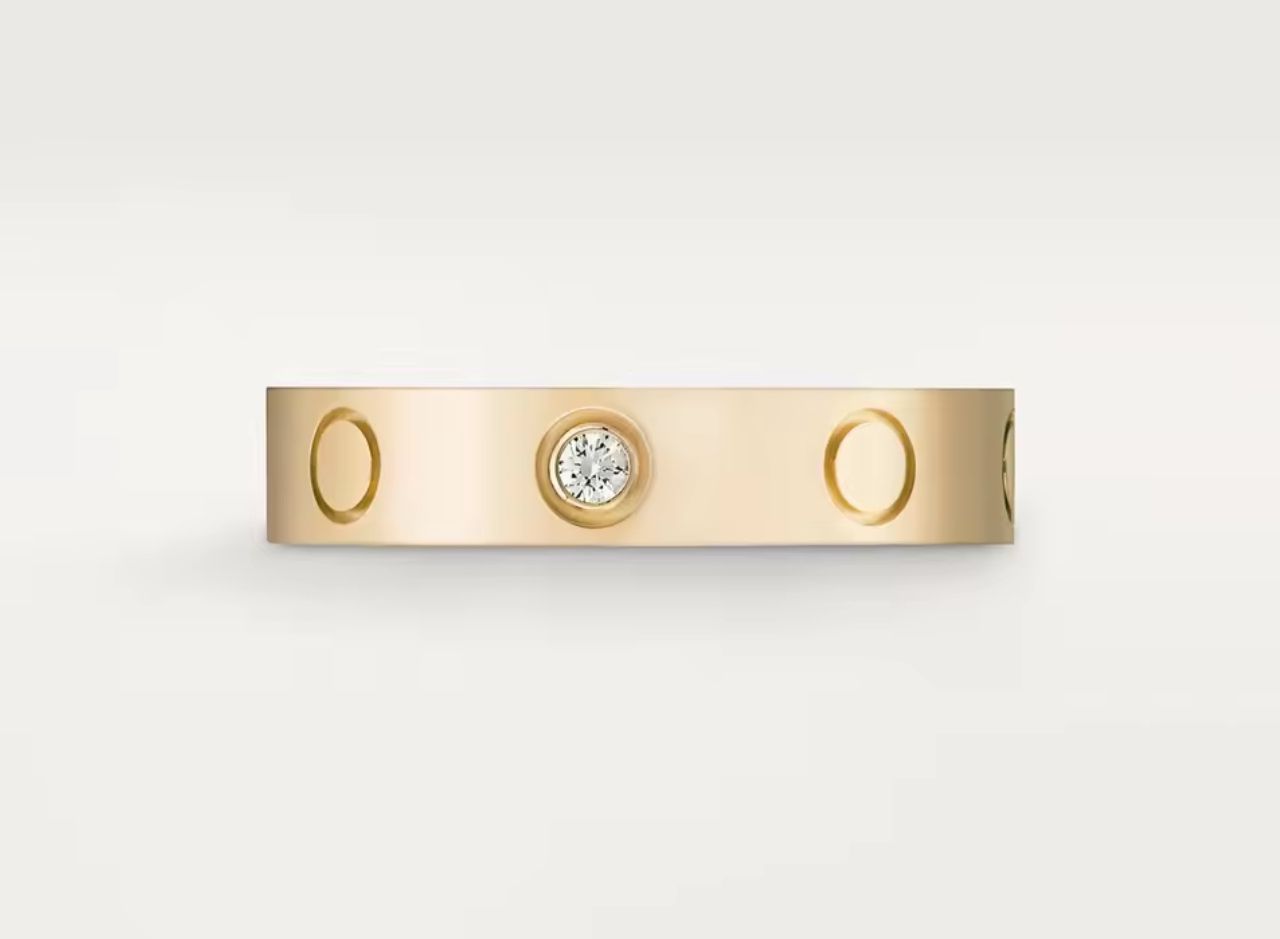 anillo C dorado
